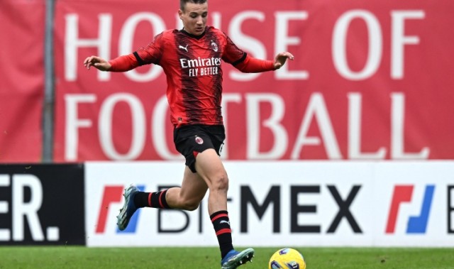 pp电子平台-米体：卡马达更可能回米兰并接受肩膀手术，这样一来将伤缺至4月