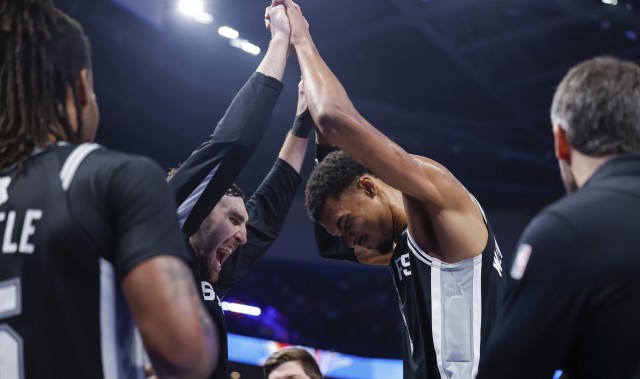 pp电子官方网站-科内特：与文班一起打球很有趣 教练觉得这样安排合适就行