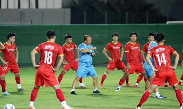 pp电子APP-越南三次分析国足录像 网红硬闯中国队训练被阻止